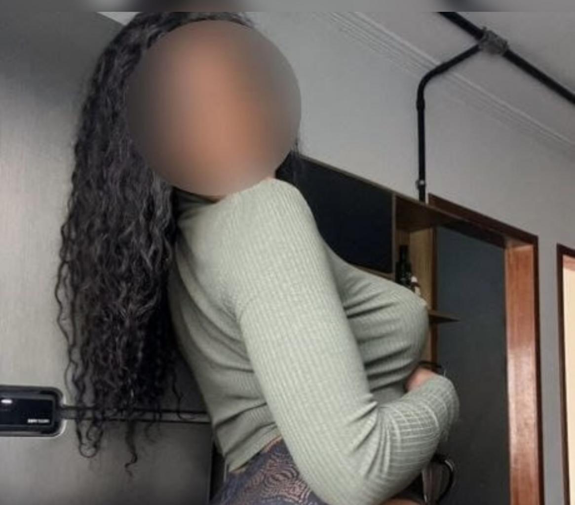 687115142: Chica busca chico en Madrid