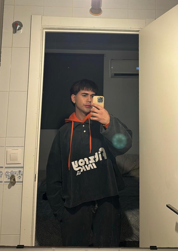 617679212: Chico busca chica en Cádiz