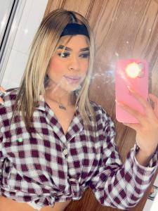 672940303: Chica busca chico en Madrid