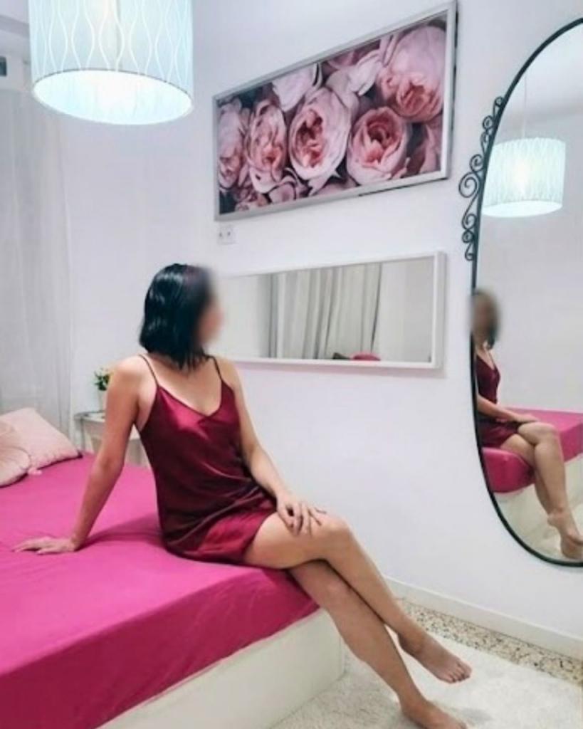 631184134: Chica busca chico en Mallorca