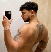 672044911: Chico busca chica en Navarra