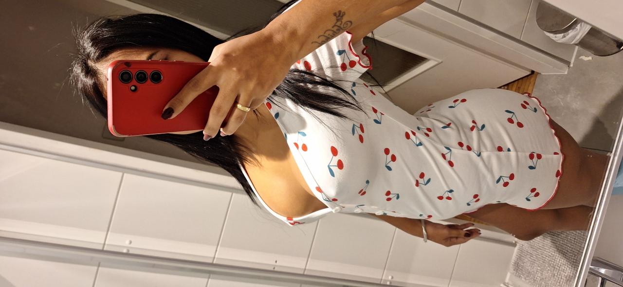 677425699: Chica busca chico en Navarra