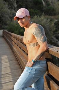 631829946: Chico busca chica en Barcelona