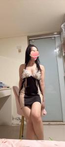 617650131: Chica busca chico en Barcelona