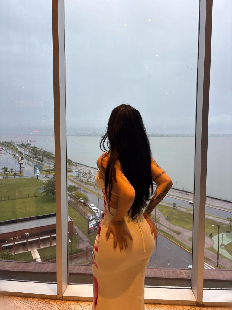 643876585: Chica busca chico en La Coruña