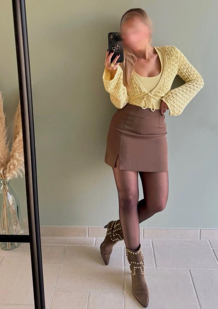 624414581: Chica busca chico en Sevilla